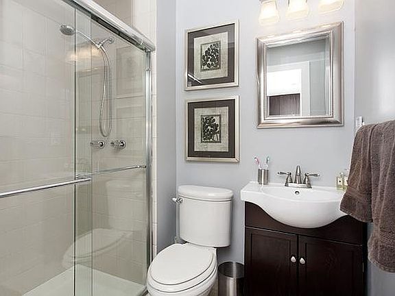 3rd image of 1021 Grand St #Phf