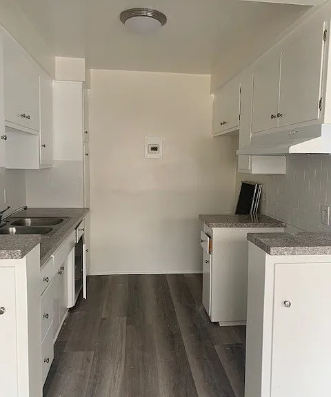 327 S Alexandria Ave #21B — Photo 3