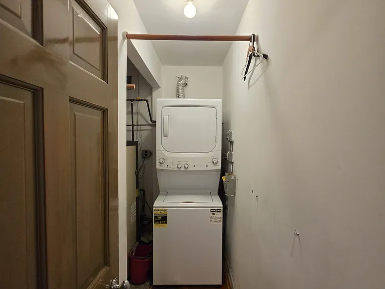 64-73 Alderton St #3 — Photo 20