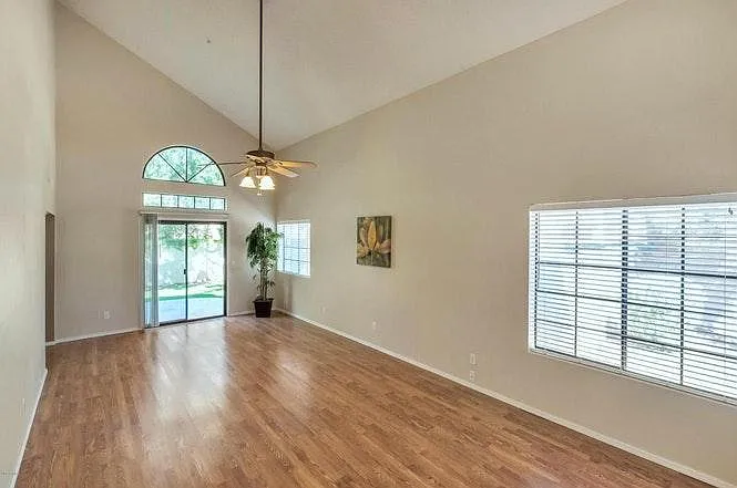 13636 N 103rd Way — Photo 3