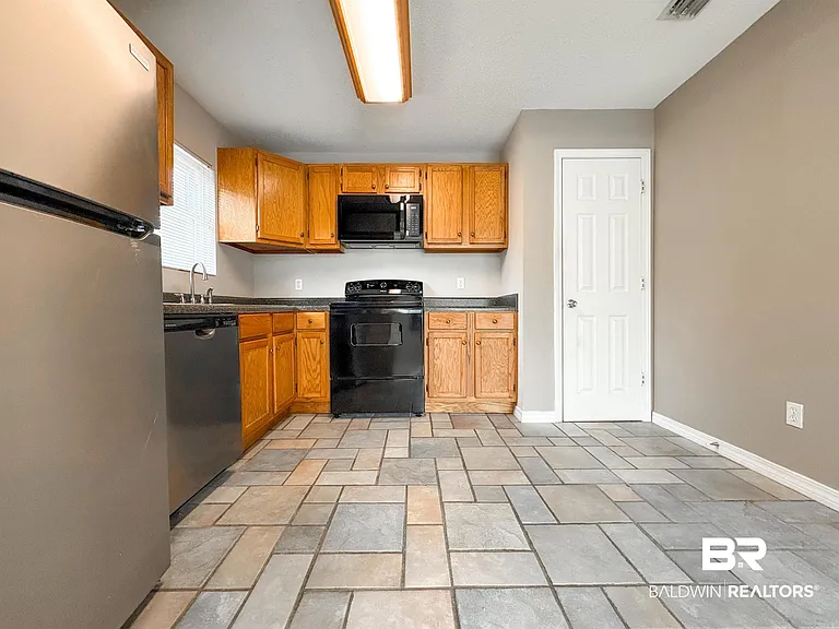 5652 Dee St #A — Photo 14