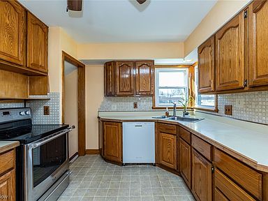 1194 Royalwood Rd, Broadview Heights, OH 44147 | Zillow