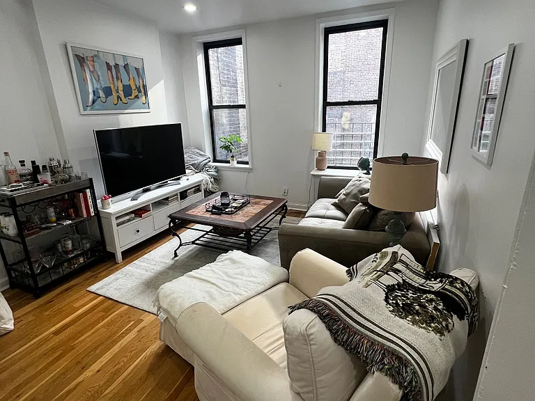 1376 3rd Ave #5F — Photo 3