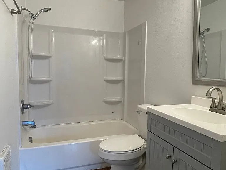 R215 Haven St — Photo 3