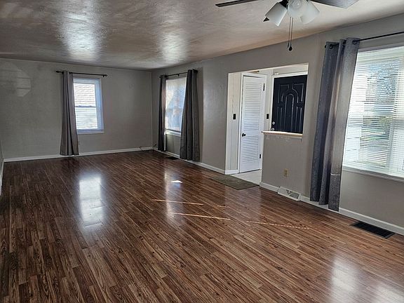 3rd image of 2918 Hudson Rd