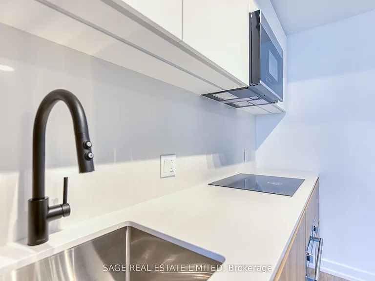35 Parliament St #2812 — Photo 8
