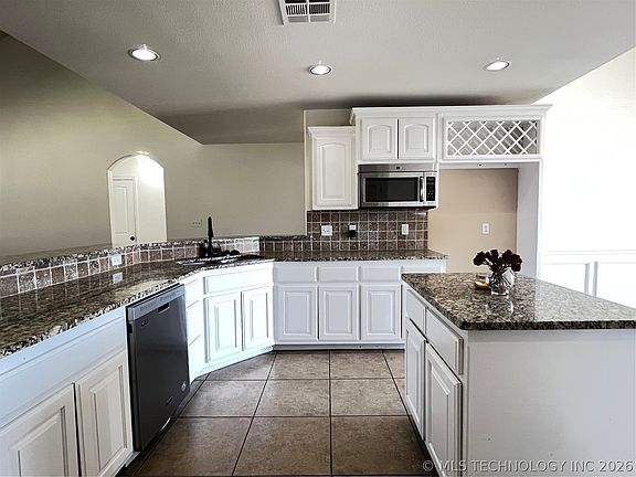 4th image of 8434 N 76th East Ave