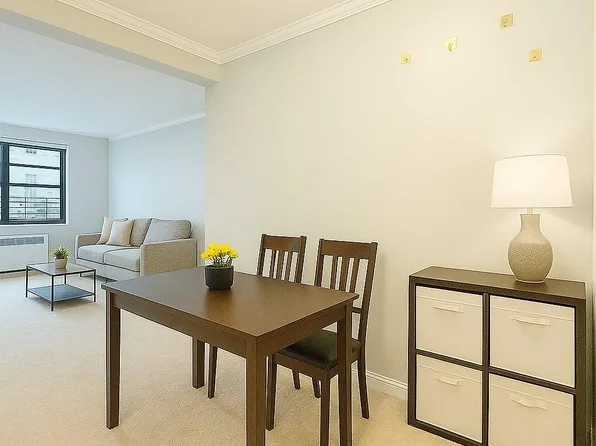 7355 210 Street #2P, Flushing, NY 11364