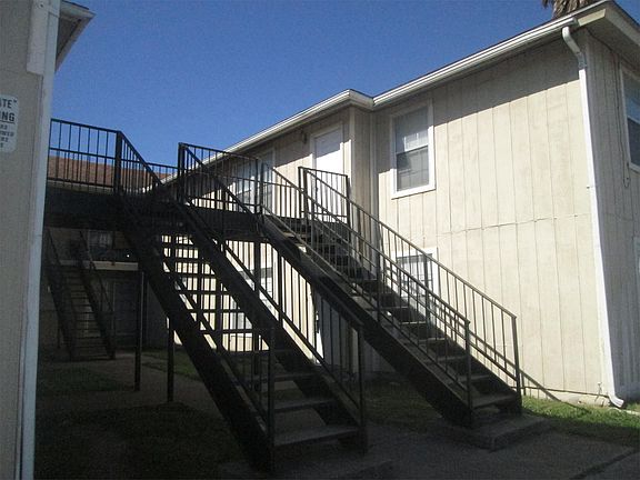2nd image of 4727 Greenwood Dr APT 3