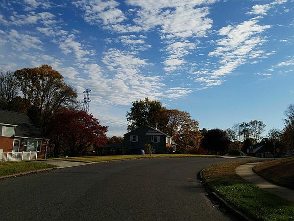 4th image of 227 Valley Green Dr