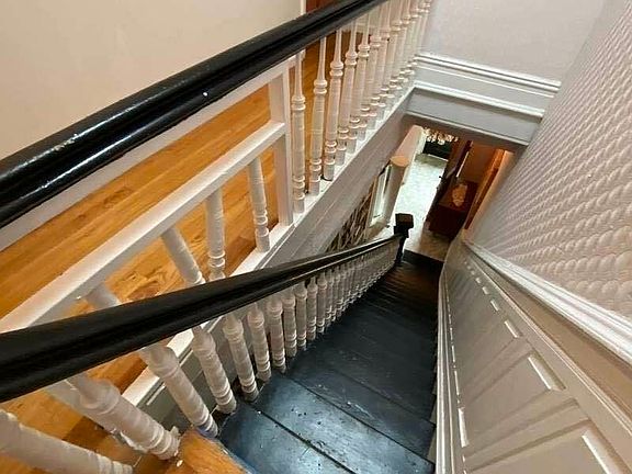 2nd image of 15 Belvedere St #2F