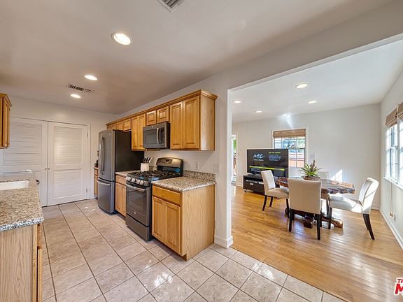 5th image of 851 Palms Blvd
