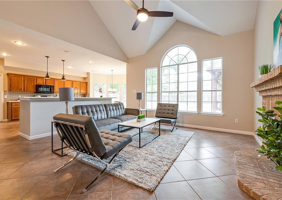 1st image of 605 Cornell Dr