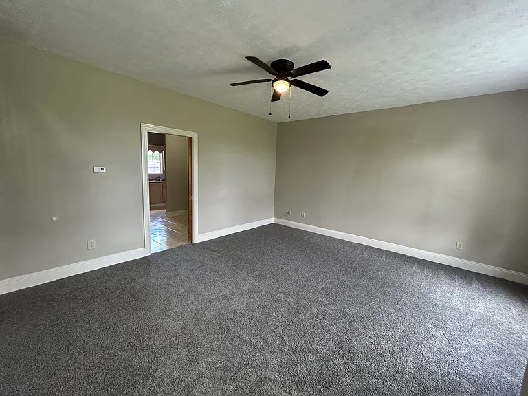 103 Barkeley Ln #103 — Photo 4