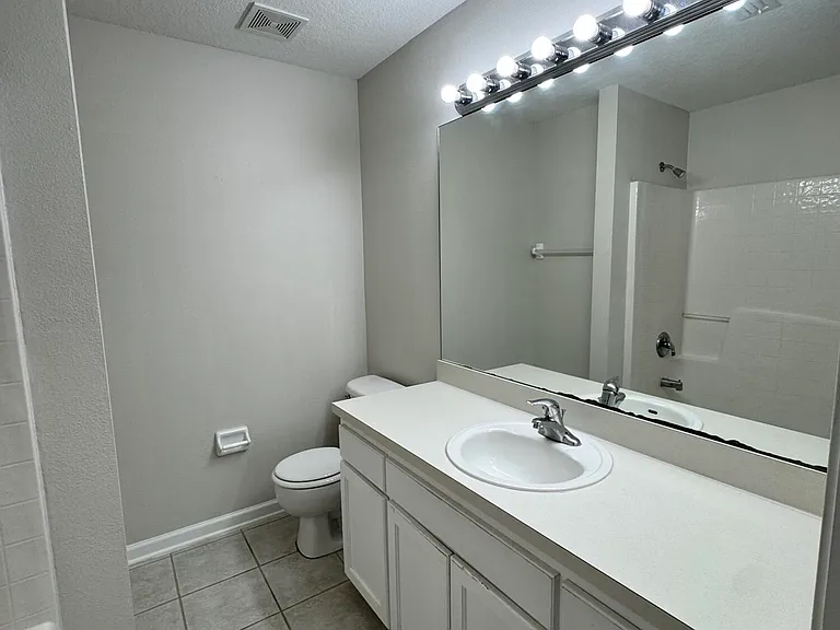 8428 Thornbush Ct — Photo 5