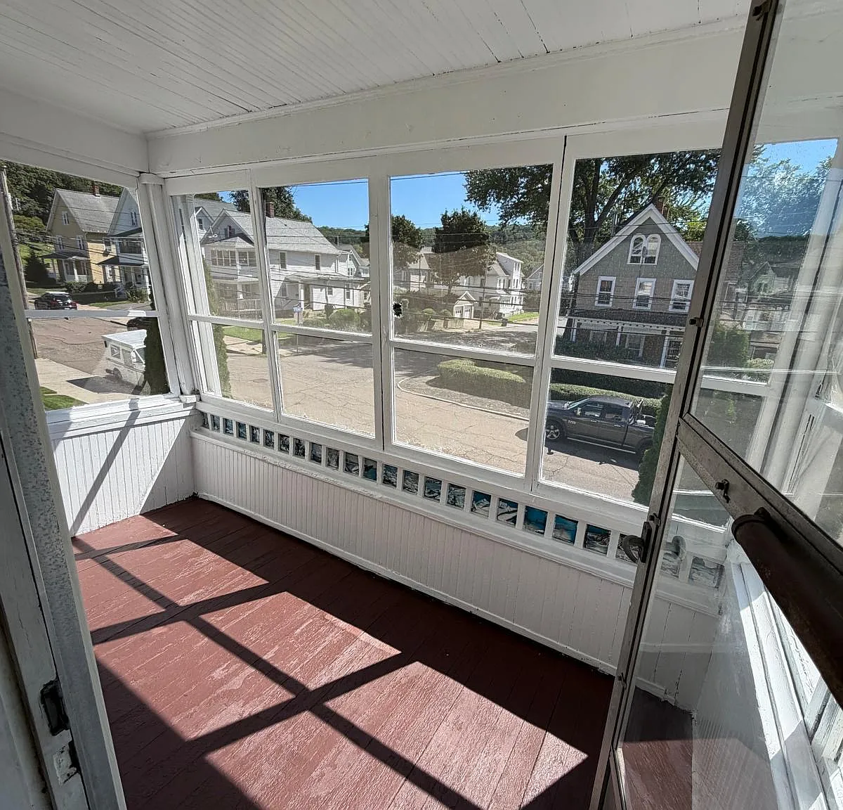 2 bed, 854 sqft, $1,550 — Photo 2