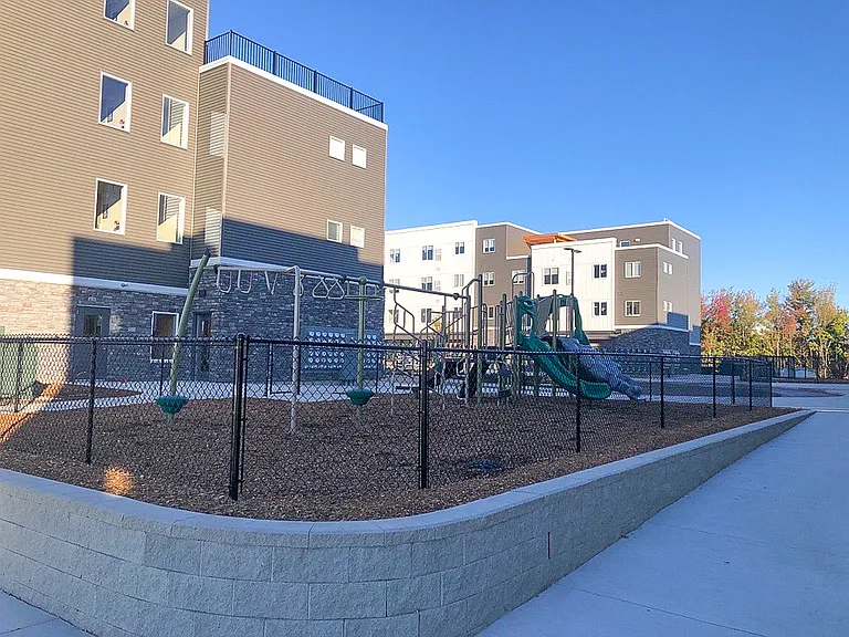 HoM Flats at 24 East — Photo 13