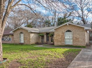374 W Lakeview Cir, Duncanville, TX 75137