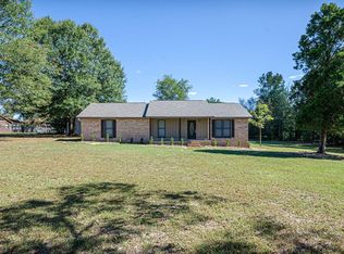 35 Overlook Dr, Seale, AL 36875