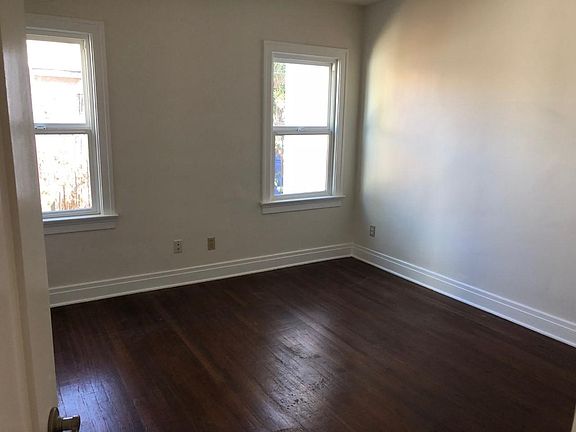 3rd image of 3552 37th St