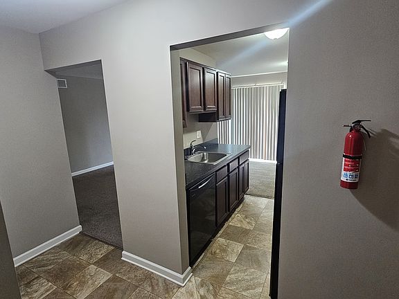 5th image of 329 Jarvis St APT 21