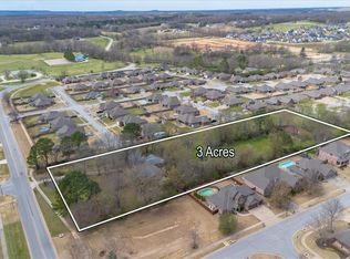 4450 W Mount Comfort Rd, Fayetteville, AR 72704