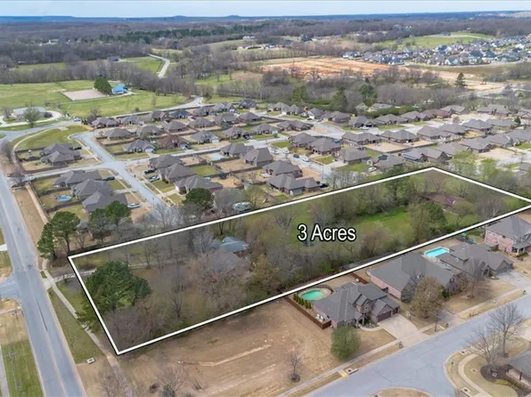 4450 W Mount Comfort Rd, Fayetteville, AR 72704