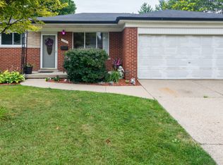 30740 Ridgefield Ave, Warren, MI 48088