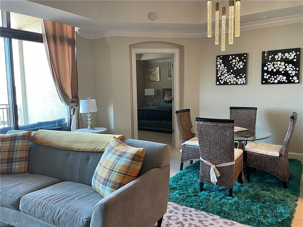 2 bed, 2.0 bath, 1548 sqft, $10,000 — Photo 3
