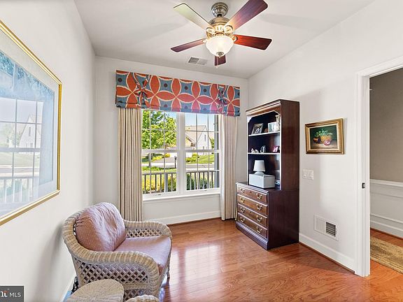 5th image of 20444 Bunker Hill Way