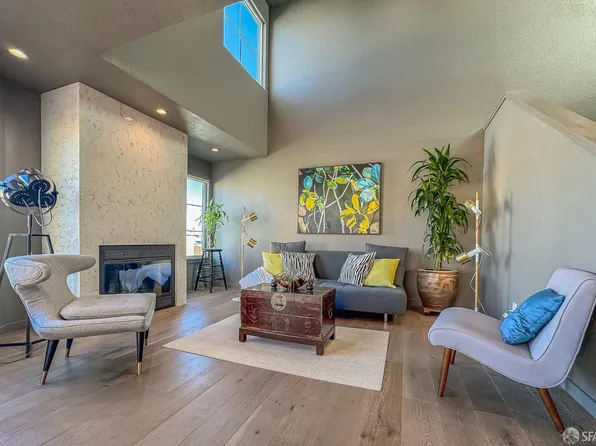 118 Jerrold Ave, San Francisco, CA 94124