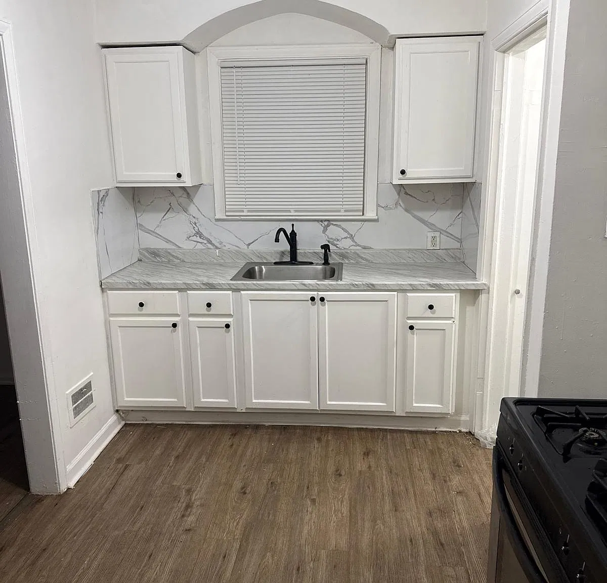 2 bed, 1000 sqft, $1,250 — Photo 3