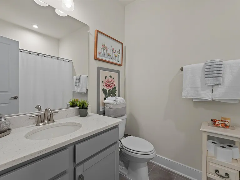 813 Rockwell Ave #813 — Photo 17