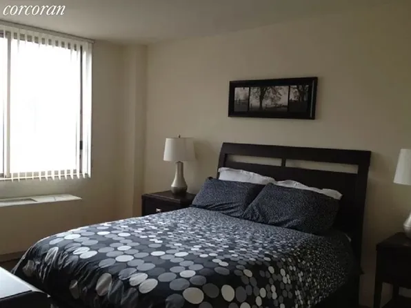 350 West 50th Street image 5 of 17