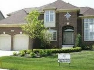 24581 Cavendish Ave E, Novi, MI 48375