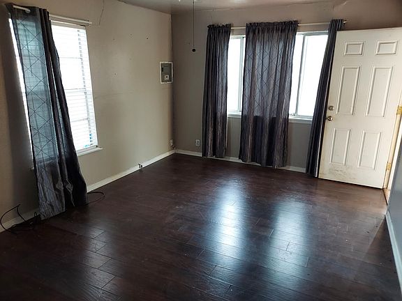 5th image of 3055 La Violeta St