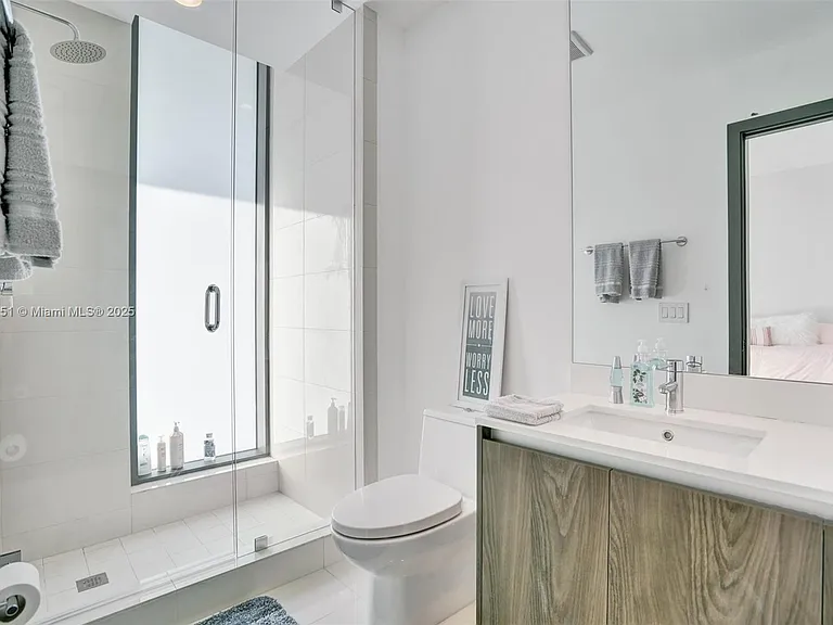 480 NE 31st St #1401 — Photo 17