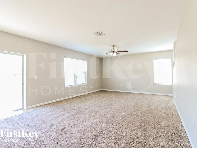 3816 Crystal Dew St — Photo 2