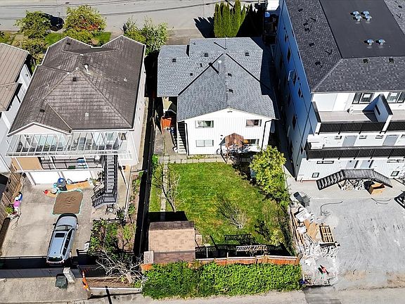 4th image of 7266 17th Ave