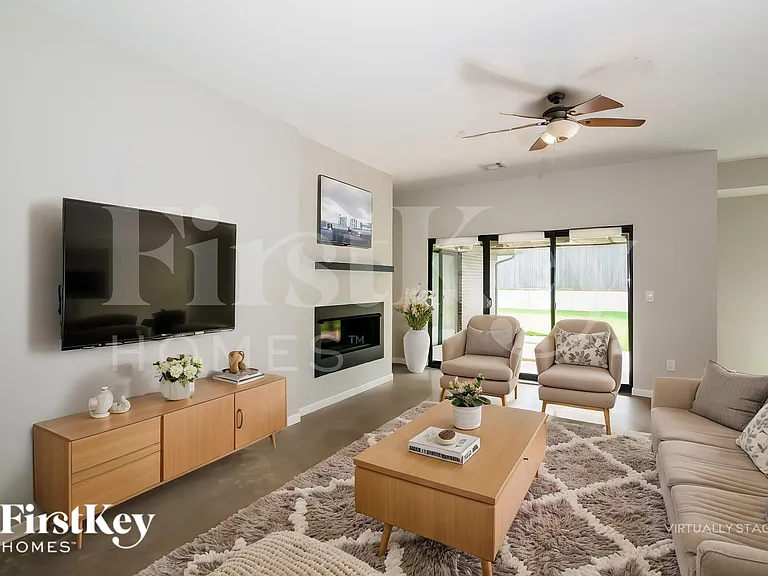 15940 Aparados Way — Photo 3