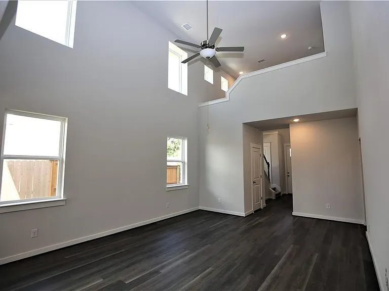 635 Pheasant Hill Ln — Photo 7