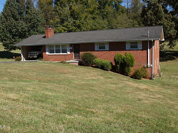 2nd image of 104 Aurora Rd