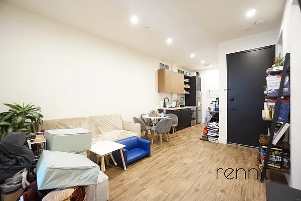 Rented by Rennit Inc. | media 40