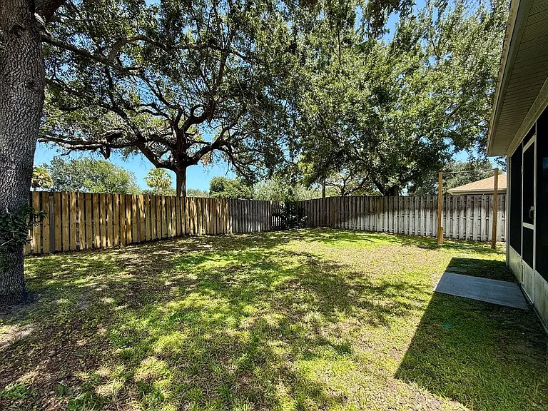 4010 Wilkes Dr — Photo 19