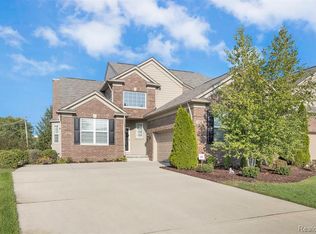 49283 Rainbow Ln S, Northville, MI 48168