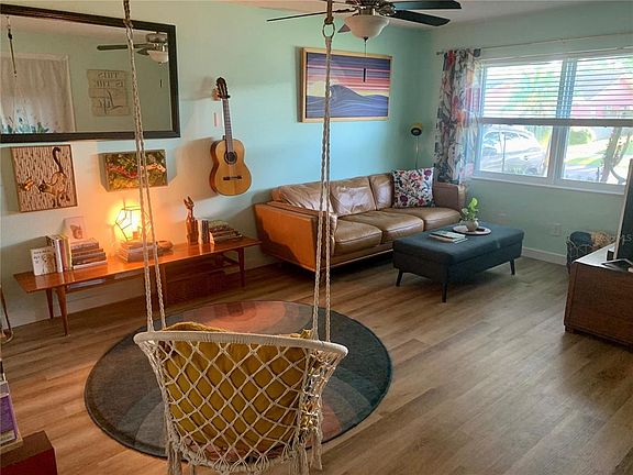 2nd image of 548 Macleod Ter