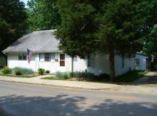 316 S Davisson St, Bloomington, IN 47403