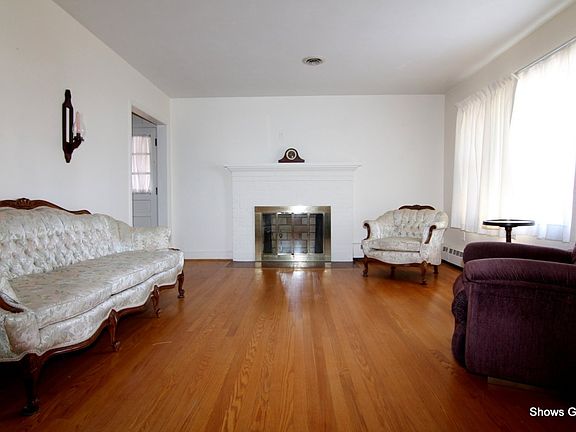 4th image of 3224 Christian Ave NW