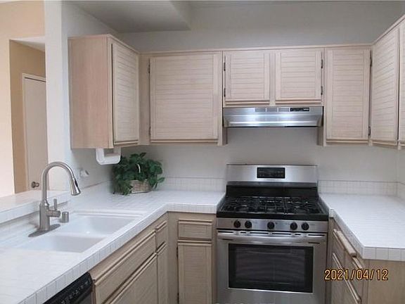 4th image of 24119 Del Monte Dr Unit 45
