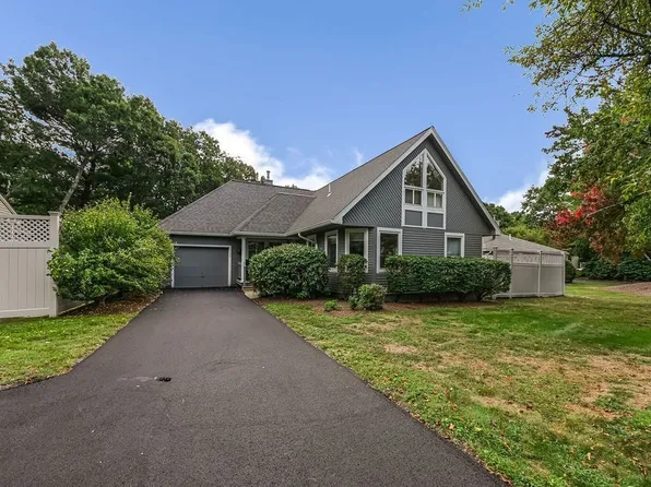 35 Independence Dr #35, Foxboro, MA 02035